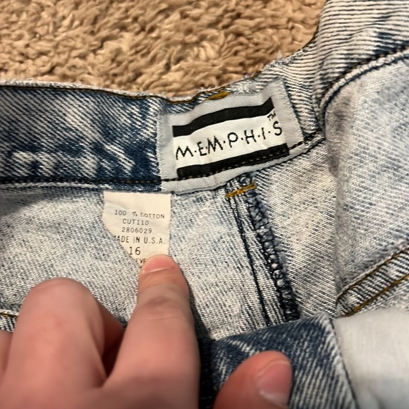 Acid Wash Vintage Jeans w/bows - Picture 3 of 5